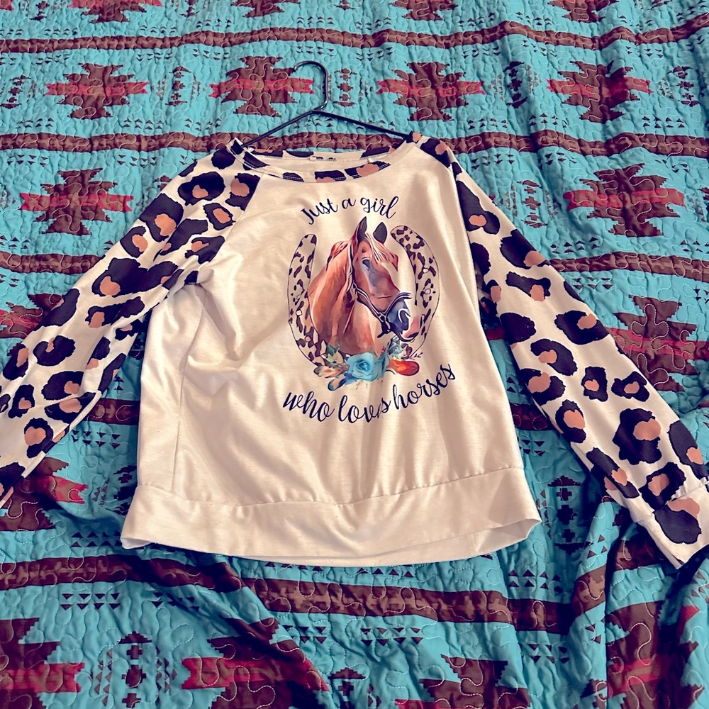Women’s long sleeve shirt